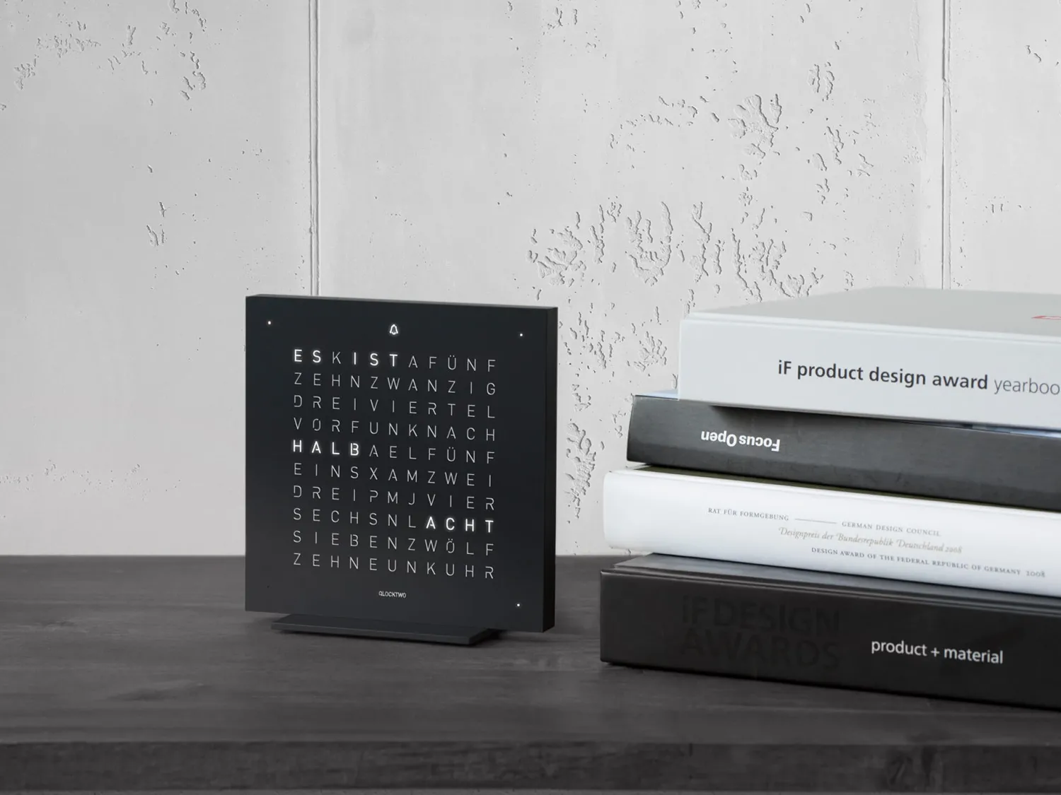 qlocktwo_earth___deep_bla_1.webp Discount Earth 13.5 - Deep Black Qlocktwo