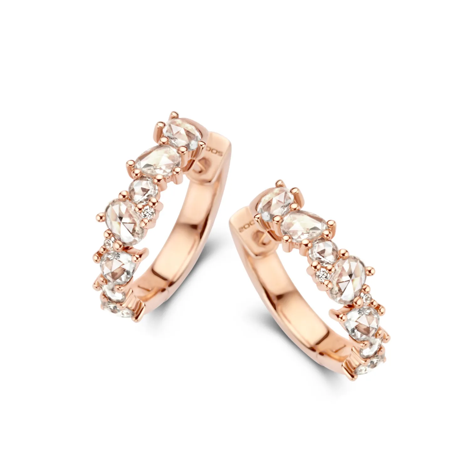 roos_oorringen__ebr_0.webp Hot oorringen - 139EB110R18 Diamanten En Parels | Oorsieraden